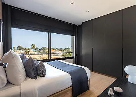 Diseño Y Luz Mediterránea En Apartamento